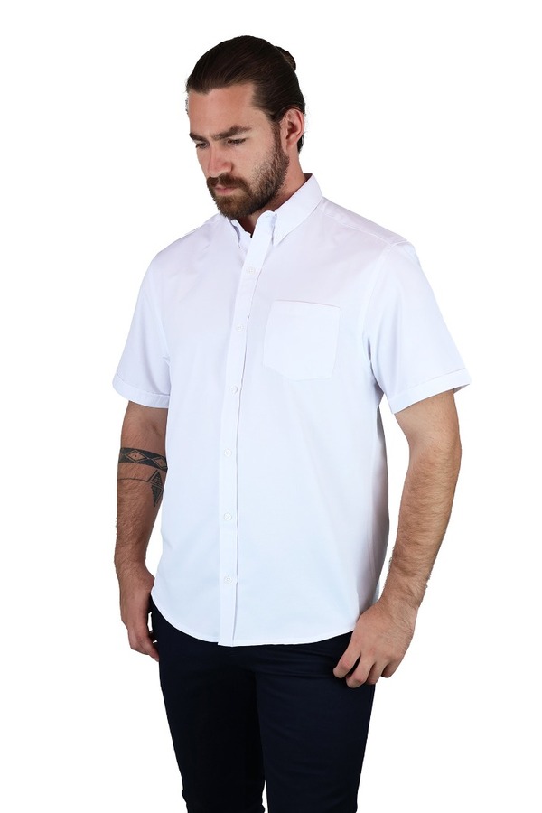 Camisa Manga Corta Blanca Corte Regular Con Bolsa Para Hombre