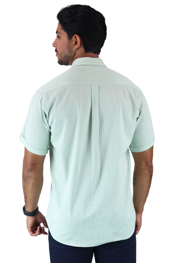 Camisa Manga Corta Con Bolsa Color Verde Manzana Slim Fit Para Hombre