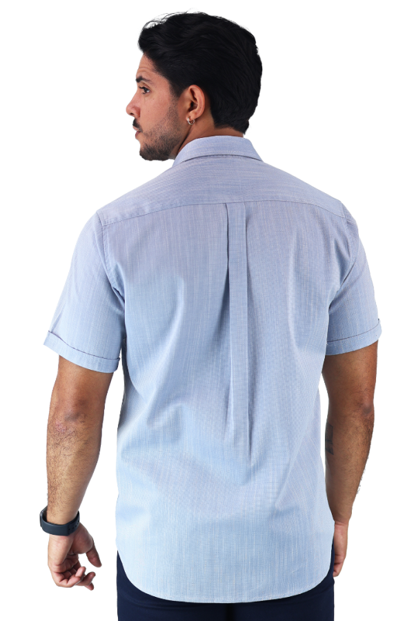 Camisa casual de manga corta con bolsa para hombre corte Slim Fit color azul